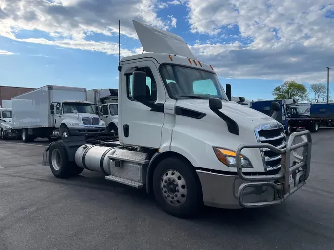 2019 FREIGHTLINER/MERCEDES NEW CASCADIA 116