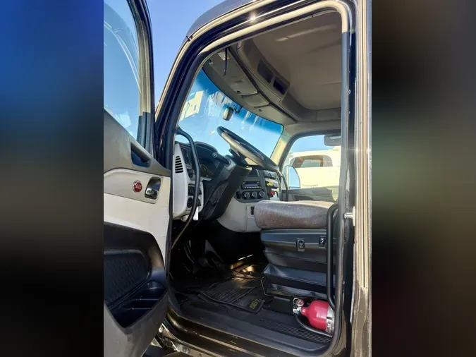 2022 Peterbilt 579