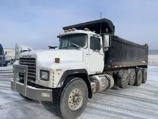 1999 Mack Trucks RD 688S