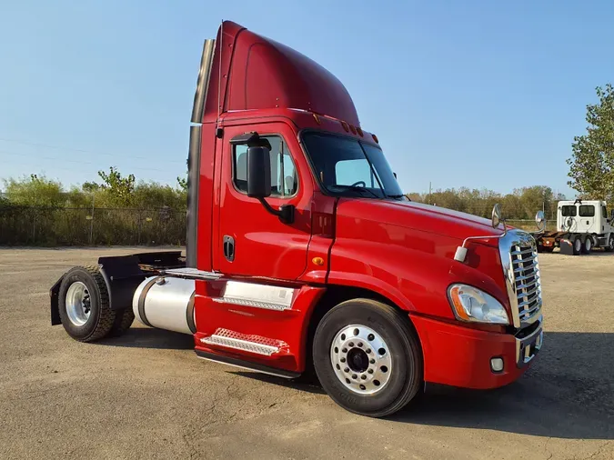 2013 FREIGHTLINER/MERCEDES CASCADIA 125