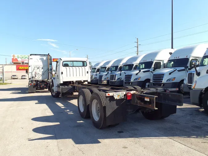 2019 FREIGHTLINER/MERCEDES M2 106