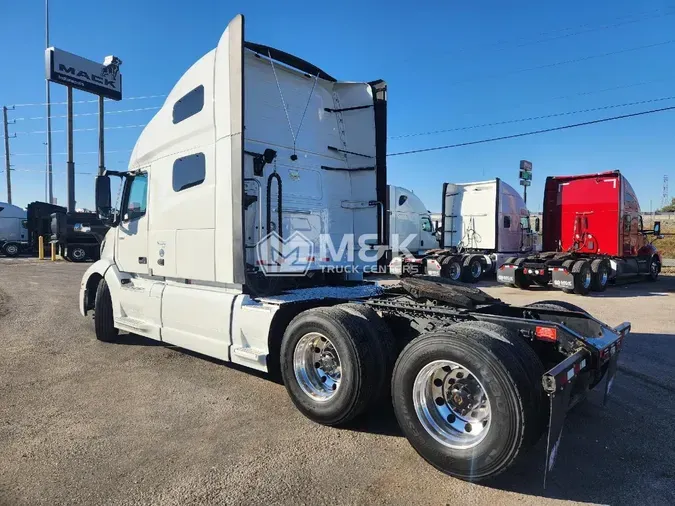 2021 VOLVO VNL64T760