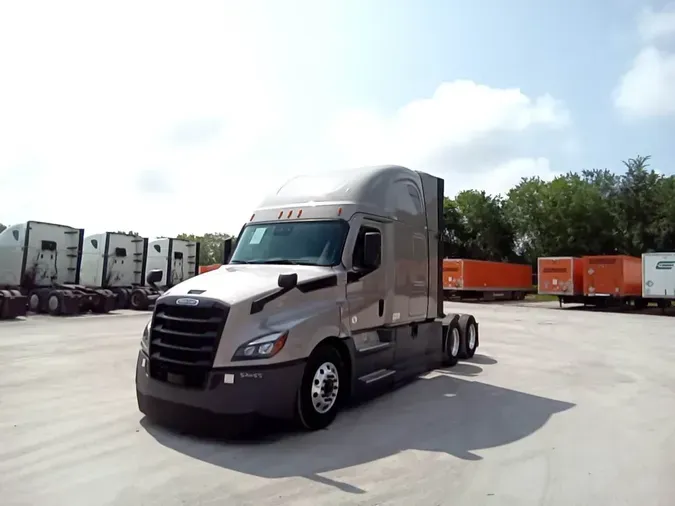 2022 Freightliner Cascadia 126
