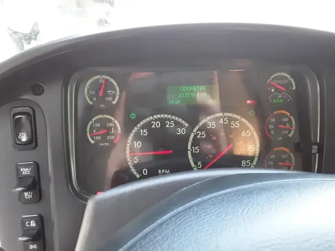 2017 FREIGHTLINER M2 106