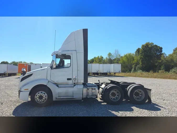 2019 Volvo VNL300
