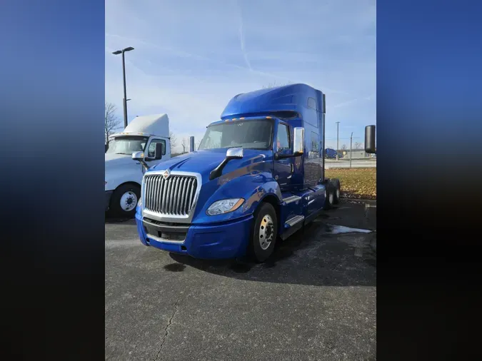 2022 International LT625