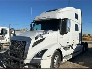 2020 VOLVO VNL64T860