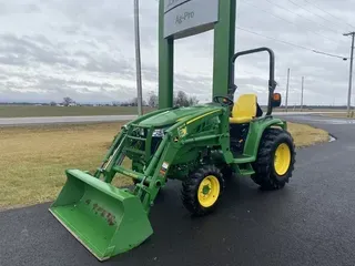 2018 John Deere 3033R