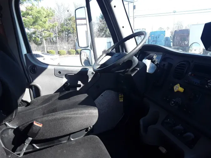 2018 FREIGHTLINER/MERCEDES M2 106