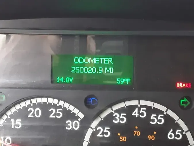 2018 FREIGHTLINER M2 106