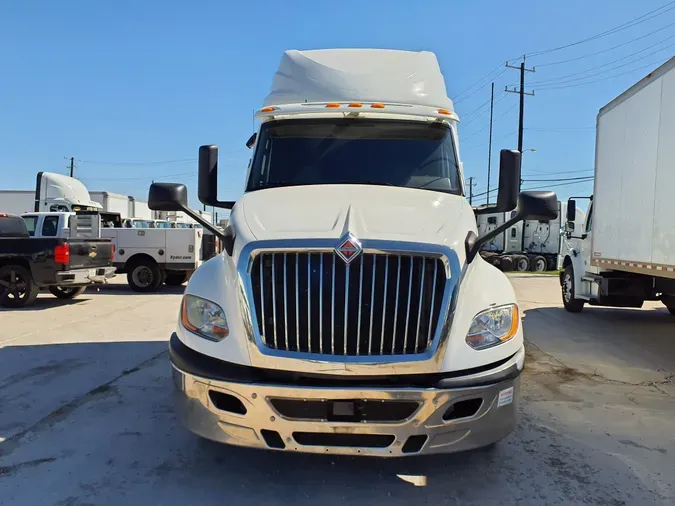 2019 NAVISTAR INTERNATIONAL LT625 SLPR CAB