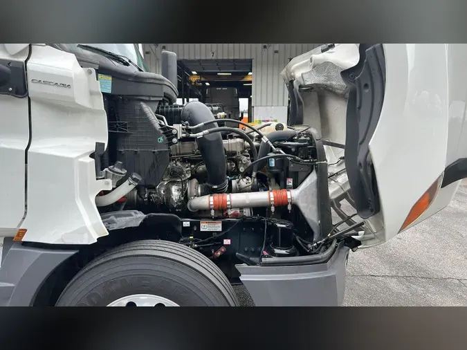 2022 Freightliner Cascadia 126