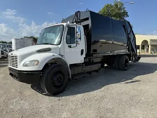 2005 FREIGHTLINER BUSINESS CLASS M2 106