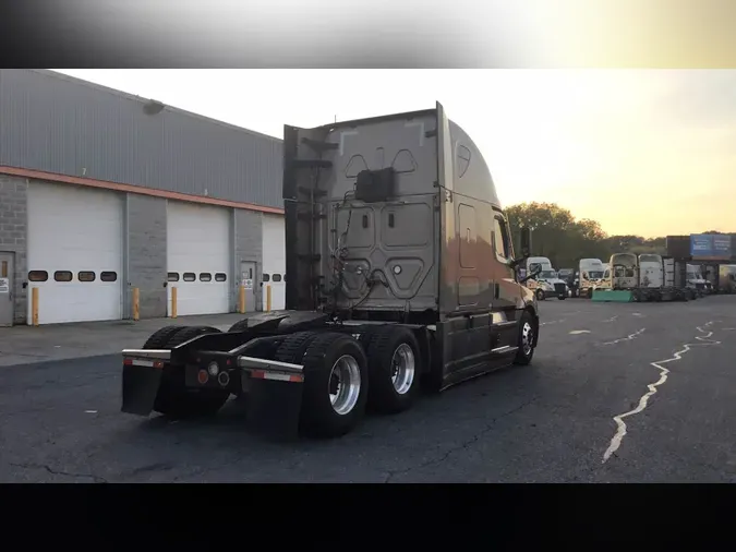 2022 Freightliner Cascadia 126