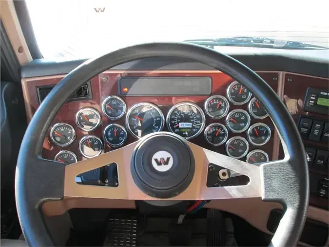 2018 WESTERN STAR 4900