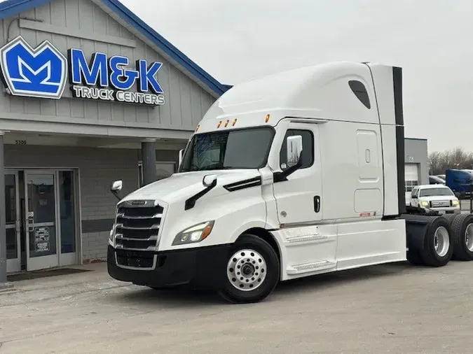 2023 FREIGHTLINER Cascadia 126