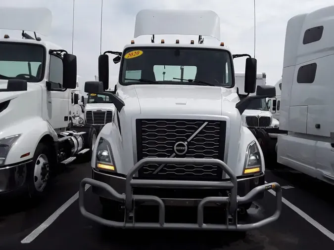 2020 VOLVO VNL64T-300