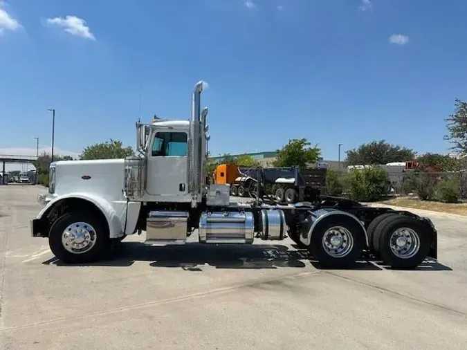 2022 Peterbilt 389