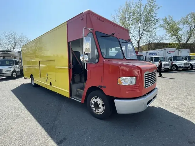 2017 FRTLR CUSTOM CHASSIS CORP MT-55 WALK-IN