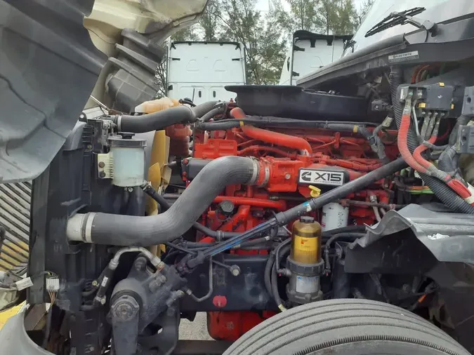 2019 NAVISTAR INTERNATIONAL LT625 DAYCAB T/A5c8f25efdc2b38a224d900e3d26cd7ff