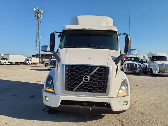 2019 VOLVO VNR64T-640