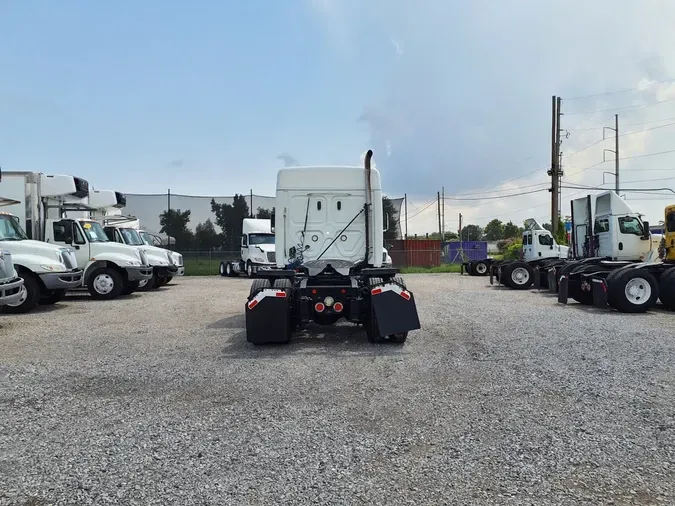 2020 FREIGHTLINER CASCADIA 113