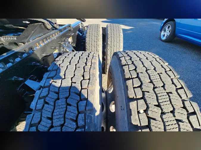 2022 Peterbilt 5675c930a8eee18f9b4466507f333c7772a