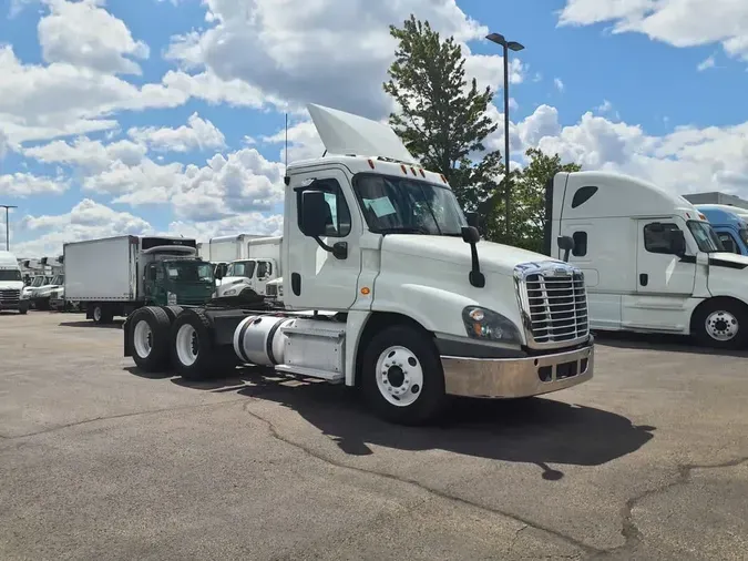 2019 FREIGHTLINER CASCADIA 125