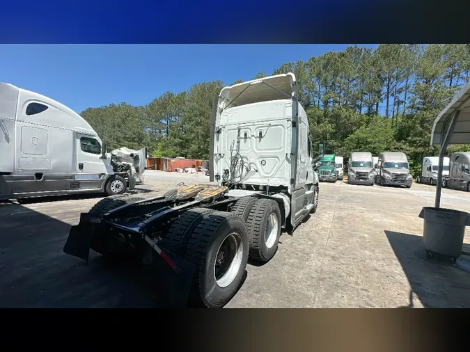 2021 Freightliner Cascadia 126