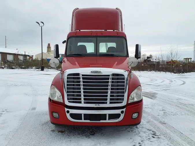 2013 FREIGHTLINER/MERCEDES CASCADIA 125