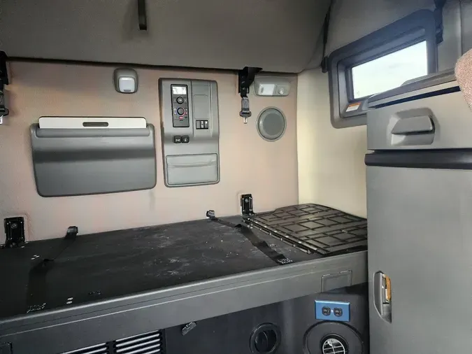 2021 VOLVO VNL64T7405c98816d4fb00d1dba8fb40187f847f9