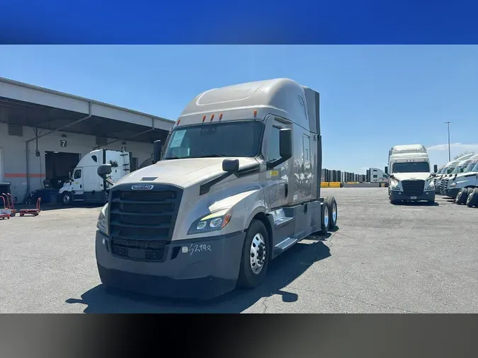 2022 Freightliner Cascadia 126