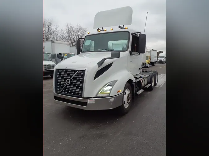 2019 VOLVO VNL64T-3005c9b01cead229fcc436397da1d76172f