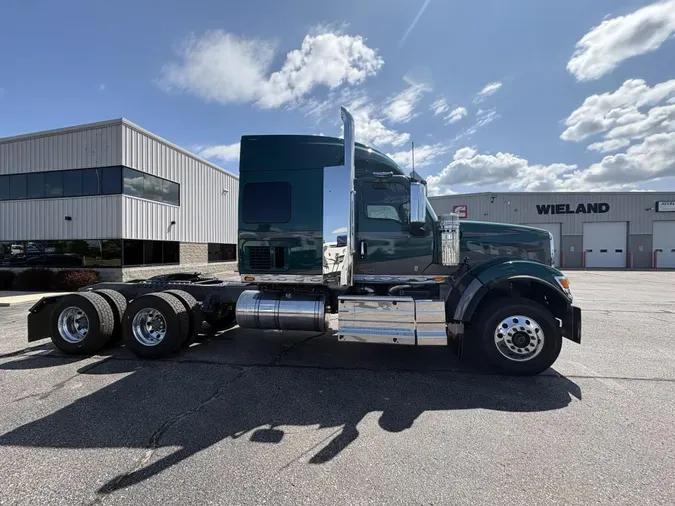 2027 International HX520 SLEEPER5c9b19be4a33f9e584d111dc69f91d16