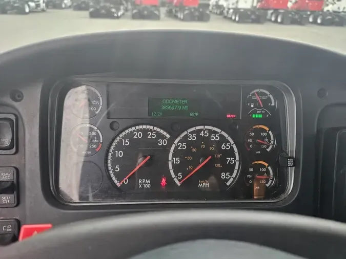 2022 FREIGHTLINER/MERCEDES M2 106