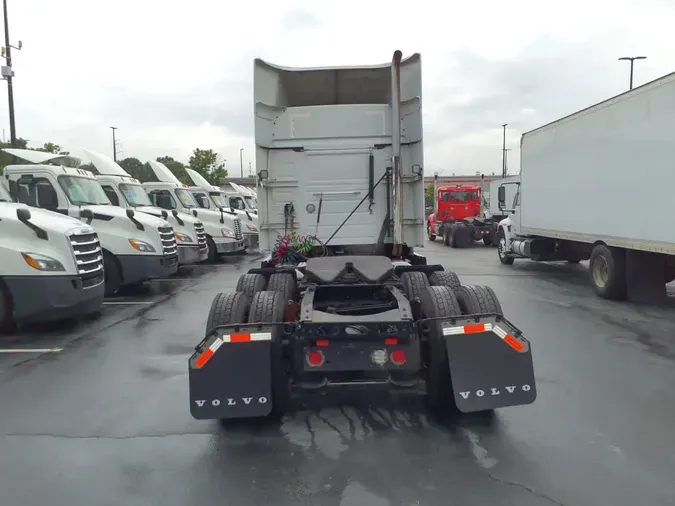 2020 VOLVO VNR64T-640