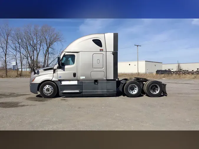 2022 Freightliner Cascadia 126