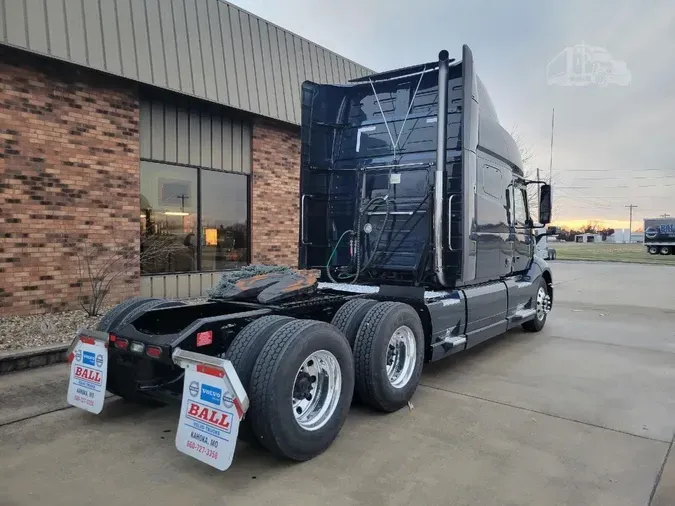 2019 VOLVO VNL64T740