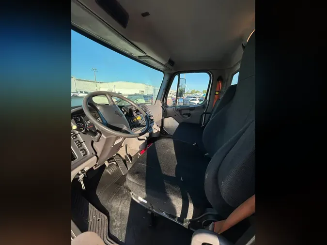 2019 Freightliner M2