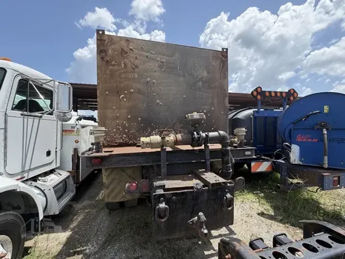 1998 MACK CH613