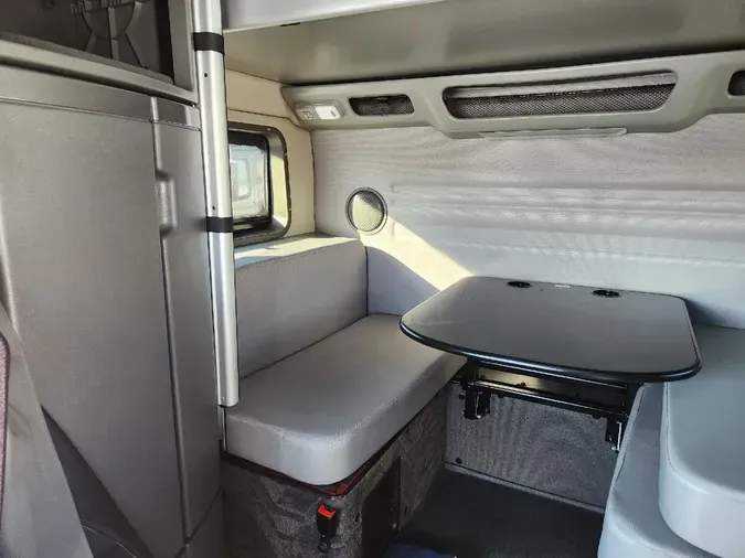 2024 VOLVO VNL64T8605caace52830f60c7326be5e197a004db