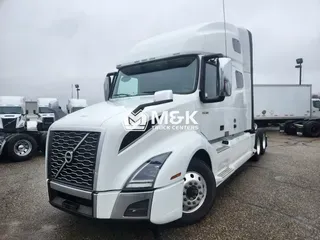 2023 VOLVO VNL64T760