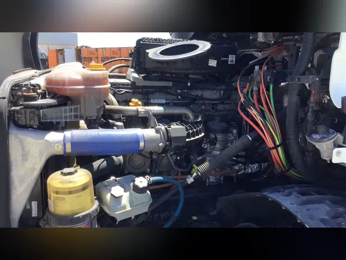 2020 Freightliner Cascadia 126