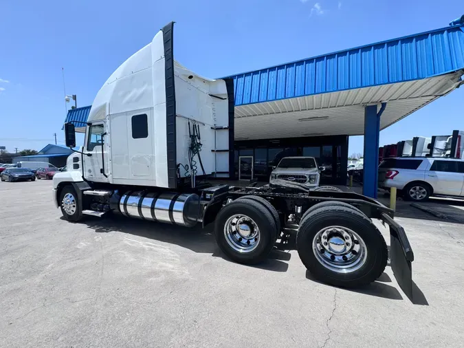 2019 MACK AN64T70