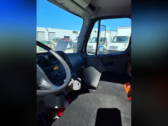 2018 FREIGHTLINER/MERCEDES M2 106