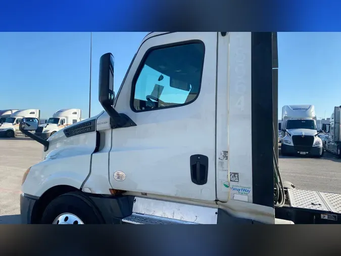 2019 Freightliner Cascadia 126