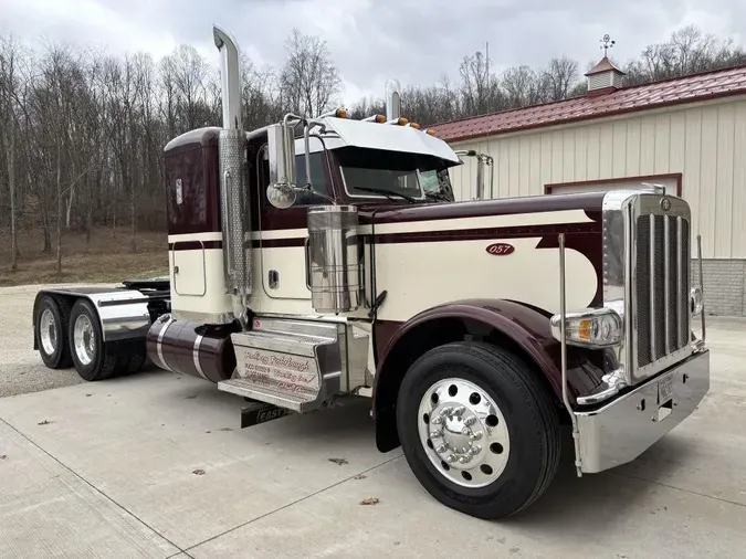 2023 Peterbilt 389