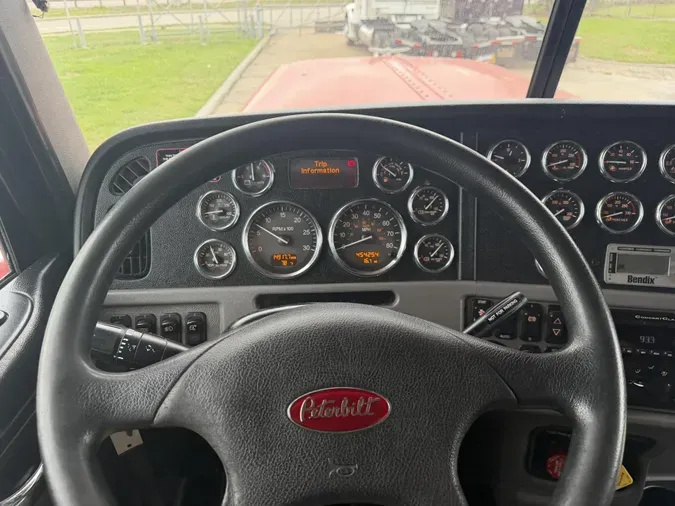 2020 Peterbilt 389