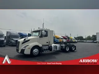 2020 VOLVO VNL300