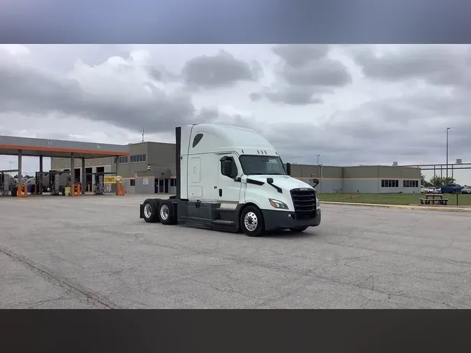 2023 Freightliner Cascadia 1265cb7e133d0468b71e94f8e4e4f5d24cf